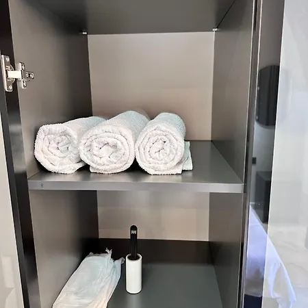Stylish 100 Meters From The Apartman *